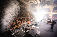 /album/cocotte-minute-13-12-2025-praha-velka-lucerna-foto-by-tom-black/4v3a2319-jpg/